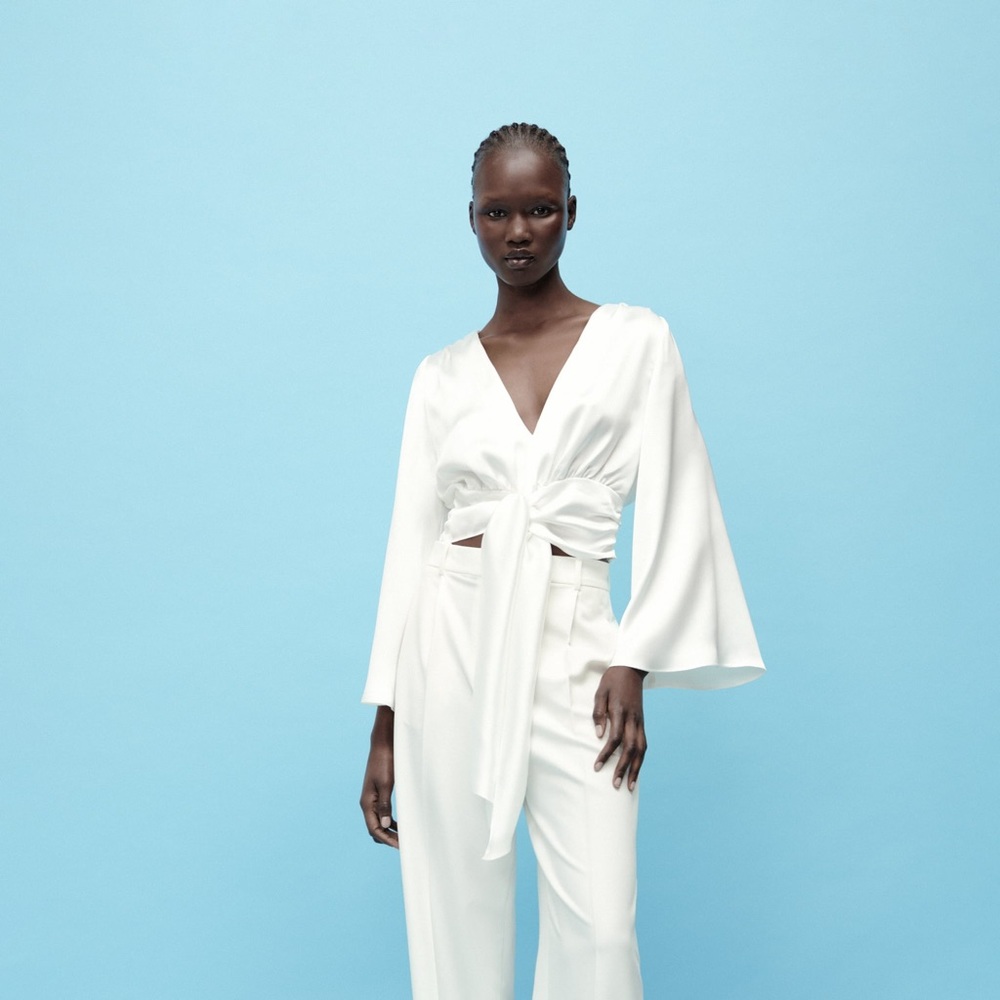 KNOTTED SATIN TOP
